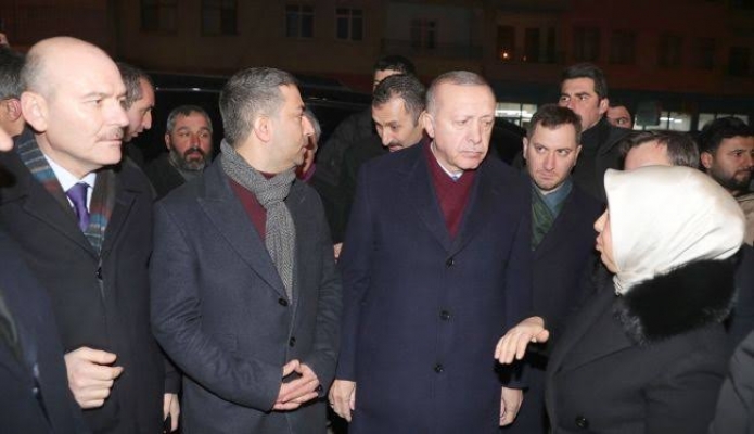 Cumhurbaşkanı Erdoğan, Doğanyol'da inceleme yaparken bir deprem daha