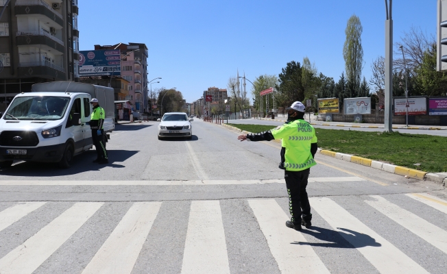 Malatya'da sıkı denetim! Sokağa çıkanlara cezai işlem...