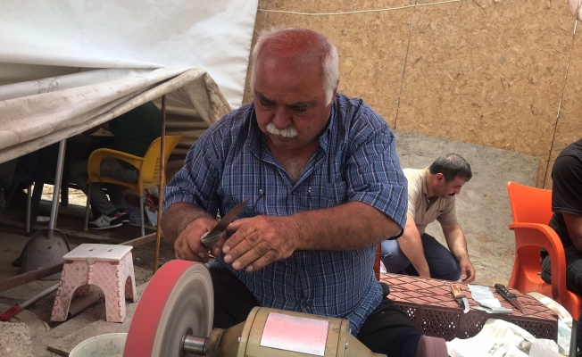 Konteyner çarşıda esnafın bayram mesaisi