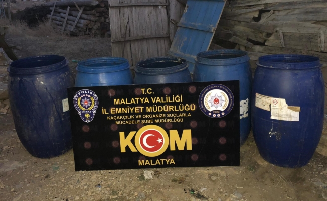 Malatya'da 4 bin 696 litre sahte alkol ele geçirildi