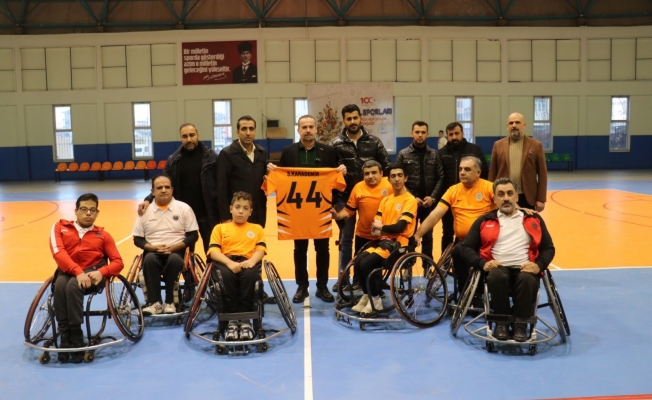 Karademir'den basketbol takımına ziyaret