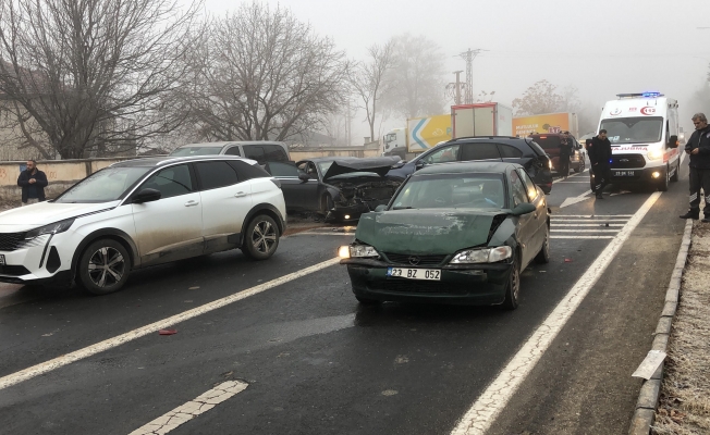 Malatya Caddesi'nde zincirleme kaza: 3 yaralı