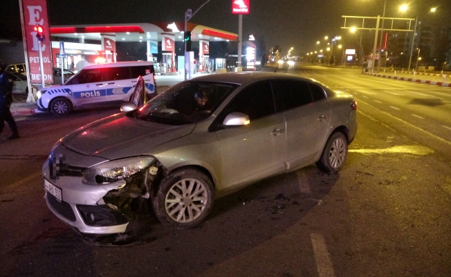 Malatya’da hafif ticari araç otomobille çarpıştı: 2 yaralı