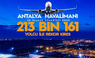 Bakan Uraloğlu Antalya Havalimanı'nın yeni rekorunu duyurdu