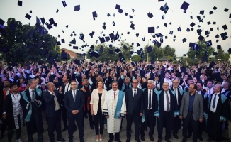 Malatya Turgut Özal Üniversitesi'nde mezuniyet heyecanı