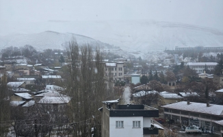 Malatya'nın Darende ilçesi beyaza büründü